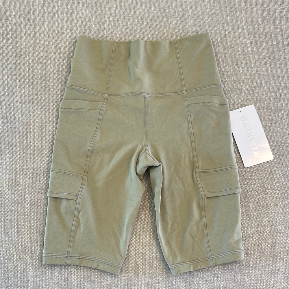 Athleta XXS Salutation Stash Cargo 9” Olive Green Cargo Shorts